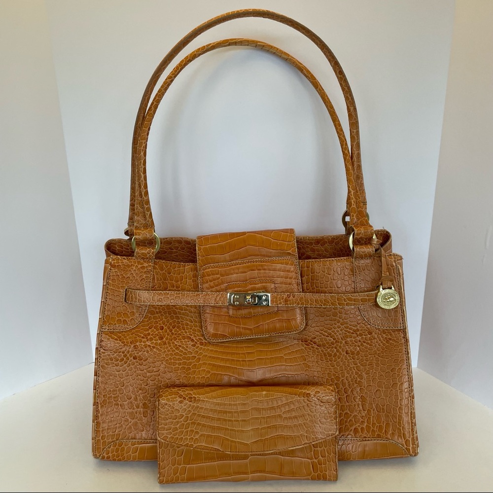 Brahmin Tote- Outlet